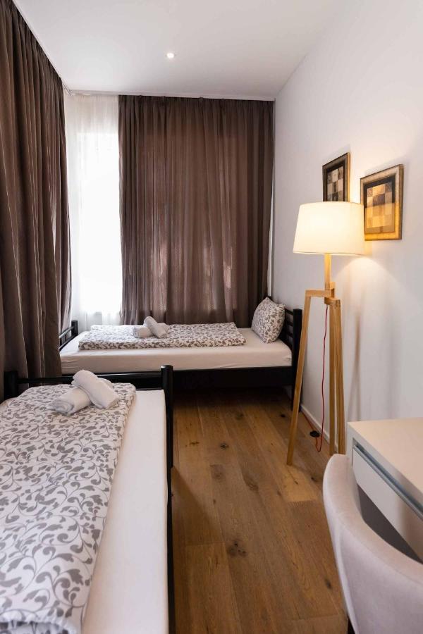 Triangle Apartment