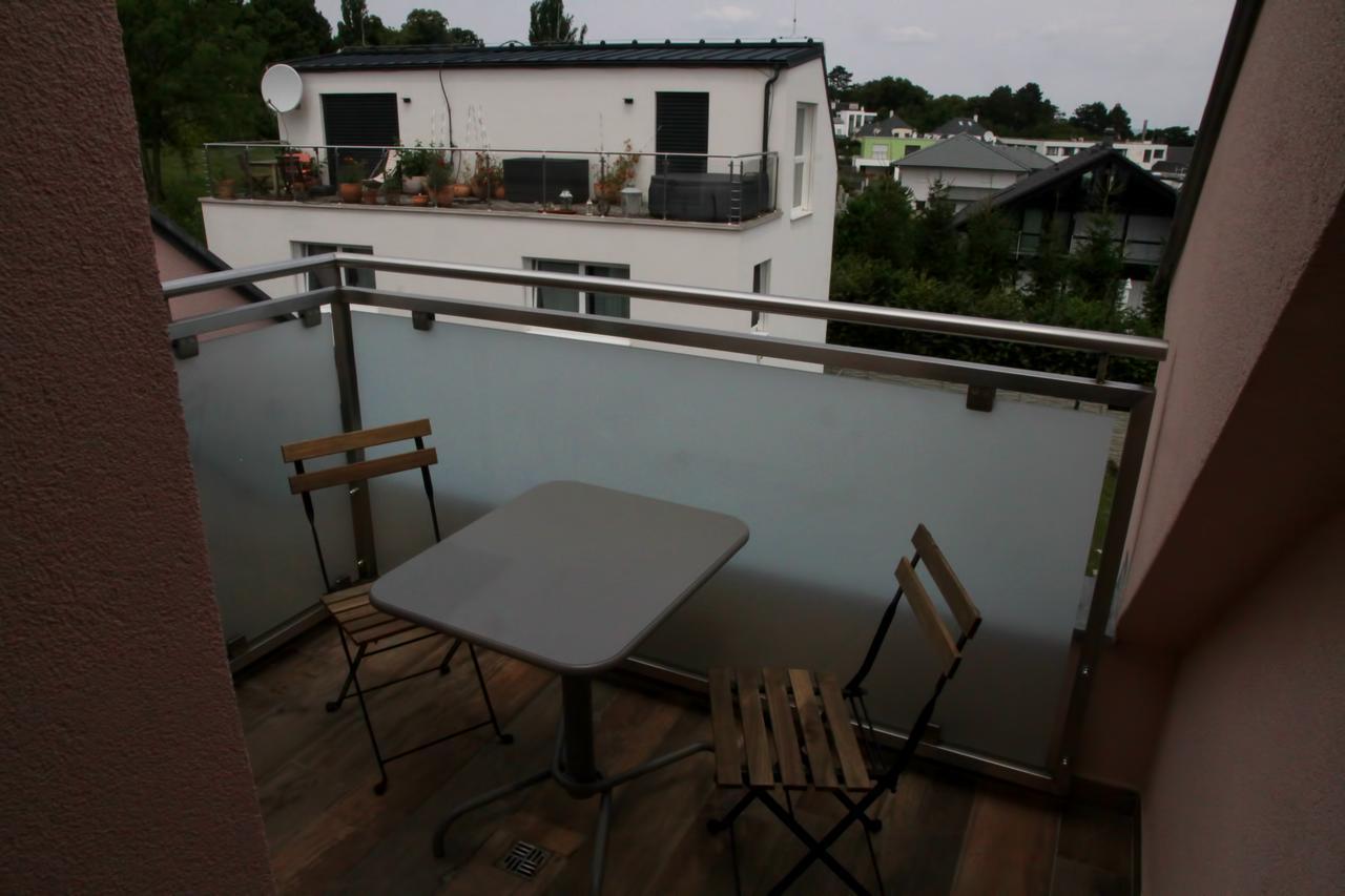 Apartment Triangle *